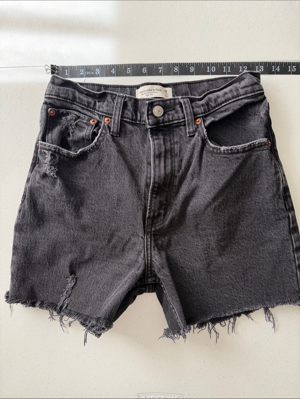 Abercrombie & Fitch Black 90’s Relaxed High Rise Denim Shorts  26/2